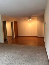 2216 Pleasant Ave in Minneapolis, MN - Building Photo - Building Photo