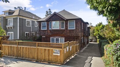 Regent Apartments in Berkeley, CA - Building Photo - Building Photo