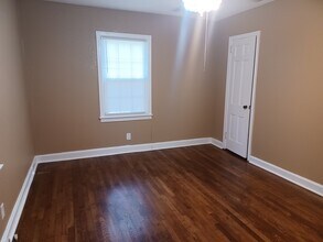 162 Fairburn Rd SW, Unit Left unit in Atlanta, GA - Building Photo - Building Photo