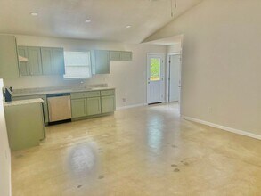 4508 Chamberlain in Canyon Lake, TX - Building Photo - Building Photo