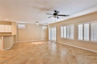 2264 Laurel Heights Ln in Henderson, NV - Building Photo - Building Photo