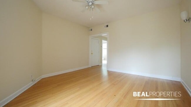 556 W Aldine Ave in Chicago, IL - Building Photo - Building Photo