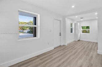 428 NW 97th St in Miami, FL - Building Photo - Building Photo