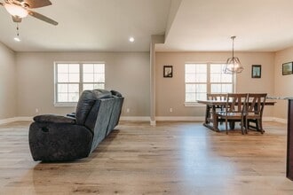 163 Mesa Dr in Waynesville, MO - Building Photo - Building Photo