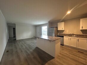 11424 Oakgrove Dr in Fenton, MI - Building Photo - Building Photo