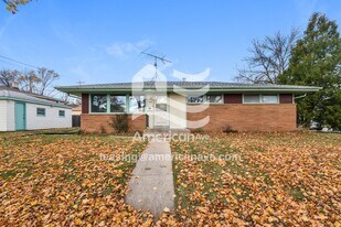 7506 W Glendale Ave in Milwaukee, WI - Building Photo