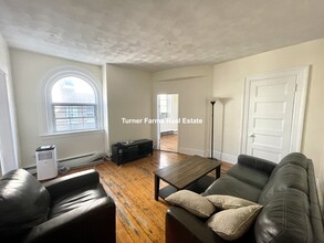 186 Naples Rd, Unit 3 in Brookline, MA - Building Photo - Building Photo