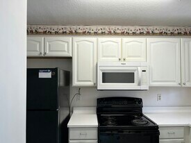 55 Vining Ct in Ormond Beach, FL - Building Photo