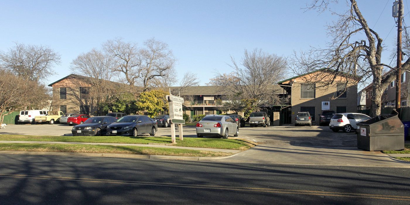 Brentwood Flats in Austin, TX - Building Photo