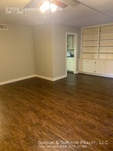 2705 N Center St-Unit -104 in Hickory, NC - Building Photo - Building Photo