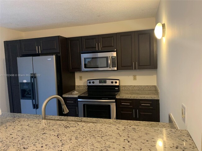 1501 SW 110th Way in Davie, FL - Building Photo - Building Photo