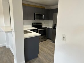 11479 NW 60th Ter in Doral, FL - Building Photo - Building Photo
