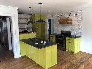 1406 Bruce St in Conway, AR - Building Photo - Building Photo