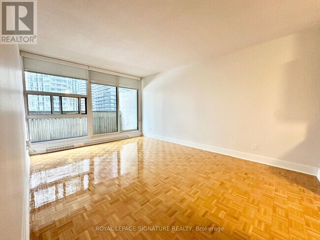 33 Isabella St in Toronto, ON - Building Photo - Building Photo