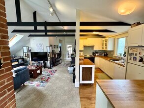 120 Upland Rd, Unit 2 in Cambridge, MA - Building Photo - Building Photo