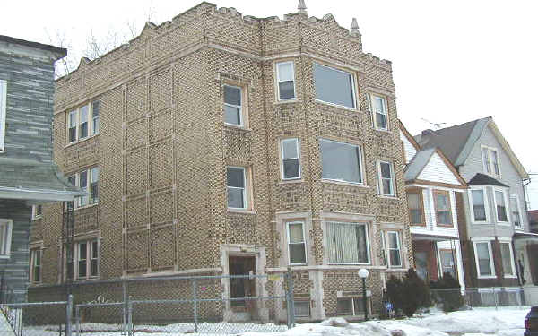 9050 S Dauphin Ave in Chicago, IL - Building Photo