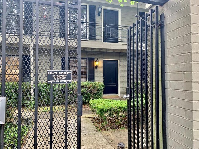 4722 Aftonshire Dr-Unit -2 in Houston, TX - Building Photo - Building Photo