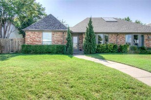 10630 Sandpiper Ln in Dallas, TX - Building Photo