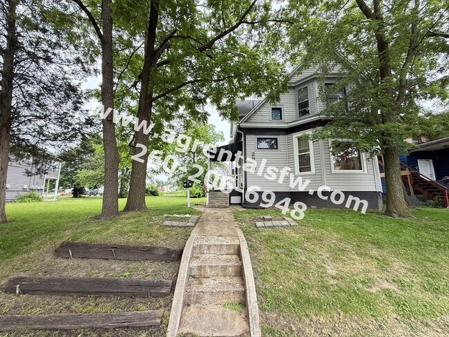 property at 2919 S Harrison St