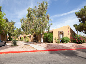 Shadow Mountain Villas in Phoenix, AZ - Building Photo - Building Photo