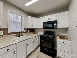 476 Hale Haven Dr in Douglasville, GA - Building Photo - Building Photo