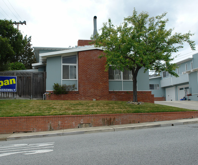 5-7 Ashton Ave in Millbrae, CA - Building Photo - Building Photo