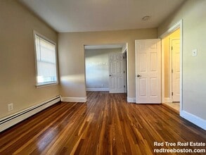 13 Linden St, Unit 2 in Somerville, MA - Building Photo - Building Photo