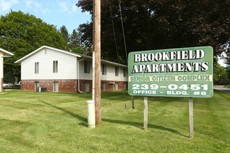 Brookfield Apartments in Flint, MI - Building Photo - Building Photo