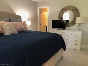 235 Lanchester Ct in Naples, FL - Building Photo - Building Photo