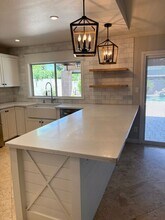 4909 E Sweetwater Ave in Scottsdale, AZ - Building Photo - Building Photo