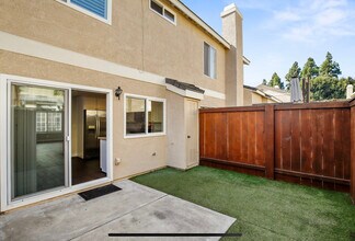 3653 Caminito Carmel Lndg in San Diego, CA - Building Photo - Building Photo