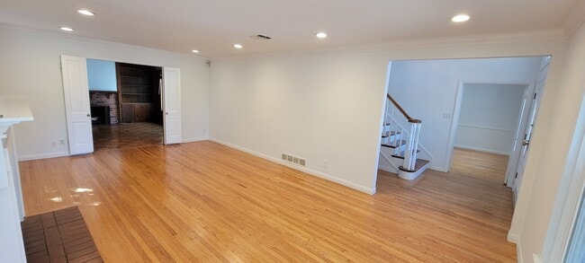 661 Warner Ave in Los Angeles, CA - Building Photo - Building Photo