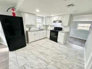 63 Gentian St in Pemberton Township, NJ - Building Photo - Building Photo