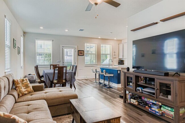 7113 Terrazzo Cottage Ln in Austin, TX - Building Photo - Building Photo