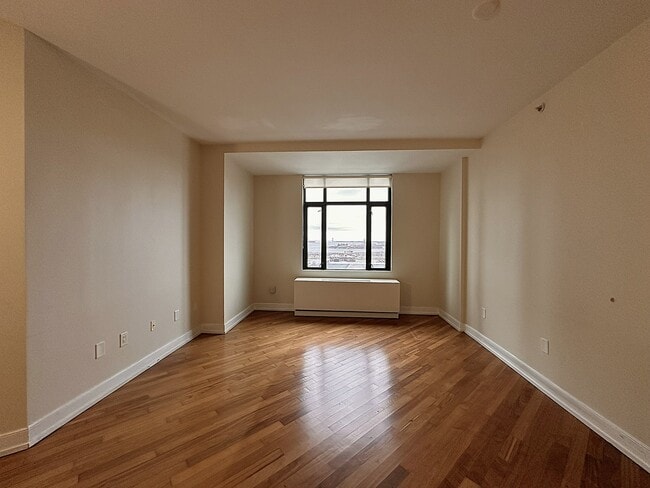 105 Greene St, Unit 105 in Jersey City, NJ - Building Photo - Building Photo