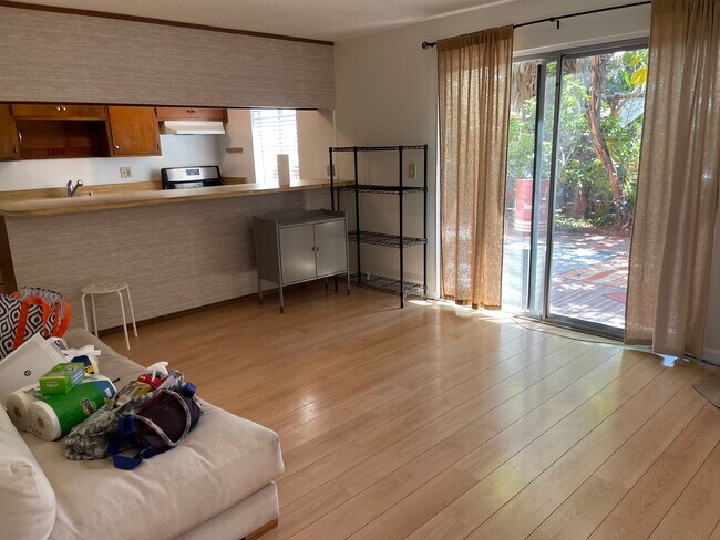44 10th Ct in Hermosa Beach, CA - Building Photo - Building Photo