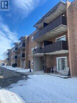 276 Merritt Ave in Chatham, ON - Building Photo