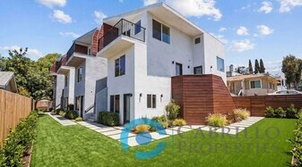 6640 Valjean Ct in San Diego, CA - Building Photo