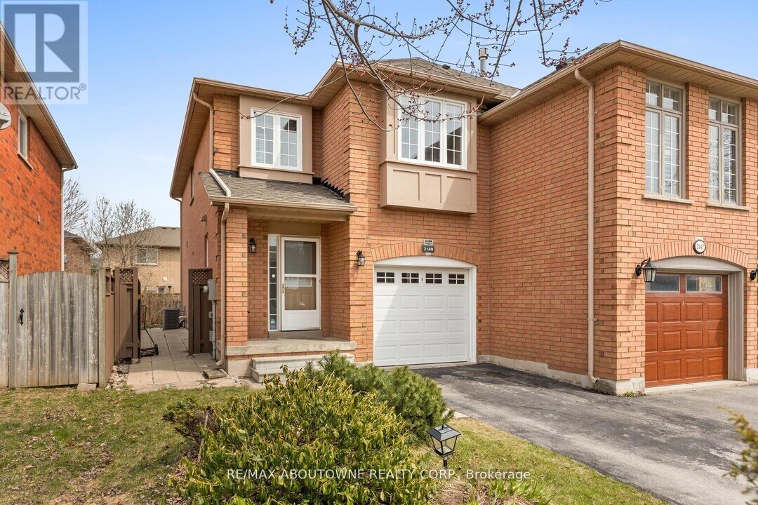 2149 Shorncliffe Blvd in Oakville, ON - Building Photo