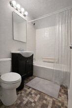 130 Water St, Unit 12 in New York, NY - Foto de edificio - Building Photo