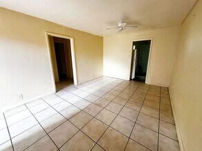 837 NW 10th Terrace in Fort Lauderdale, FL - Building Photo - Building Photo