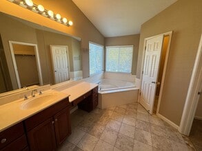 8 Pewter Ct in Sacramento, CA - Building Photo - Building Photo