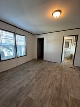 10301 SE 29th St in Midwest City, OK - Foto de edificio - Building Photo