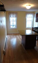 198 Chelsea St, Unit 1 in Boston, MA - Building Photo - Building Photo