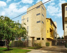 4611 Austin St in Houston, TX - Building Photo