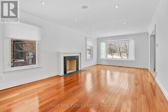 310 Hidden Trail in Toronto, ON - Building Photo - Building Photo