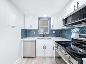 3150 W Rolling Hills Cir in Davie, FL - Building Photo - Building Photo