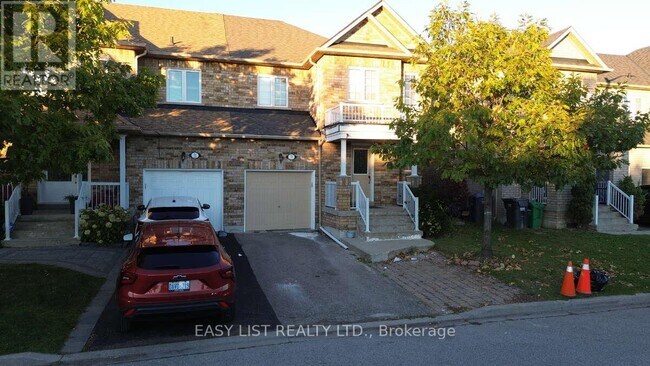 71 Beavervalley Dr in Brampton, ON - Building Photo - Building Photo