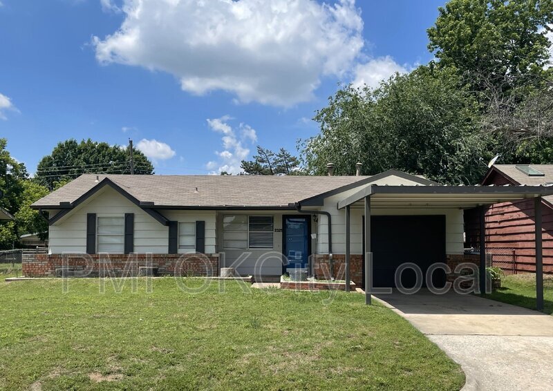 2325 N Redmond Ave in Bethany, OK - Building Photo