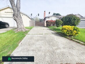 7625 Lytle St in Sacramento, CA - Building Photo - Building Photo